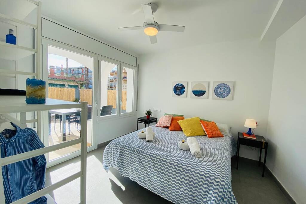 70 M2, Apartamento Cerca De La Playa, Apto Minusvalidos. Roses Exterior photo