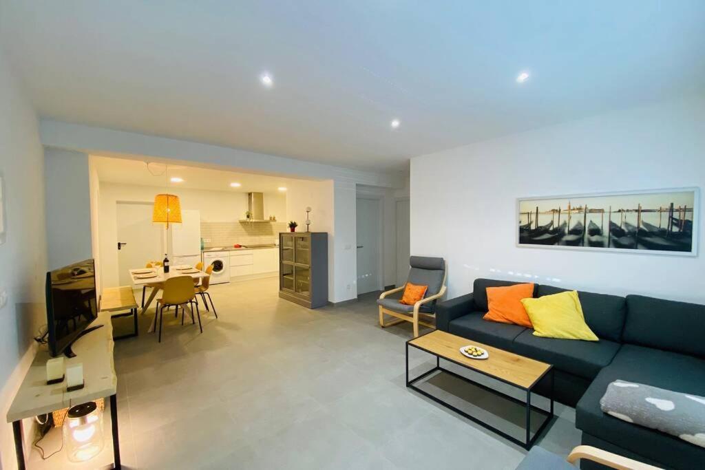 70 M2, Apartamento Cerca De La Playa, Apto Minusvalidos. Roses Exterior photo