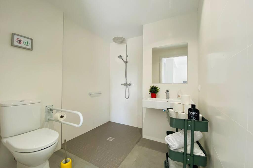 70 M2, Apartamento Cerca De La Playa, Apto Minusvalidos. Roses Exterior photo